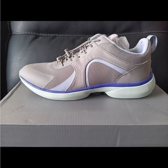 Vionic Olessa Walking Shoes Lightweight & Comfy! - Picture 8 of 8
